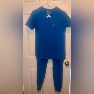 Ceil blue FIGS XS scrub SET. Jogger scrub pants and one pocket scrub top